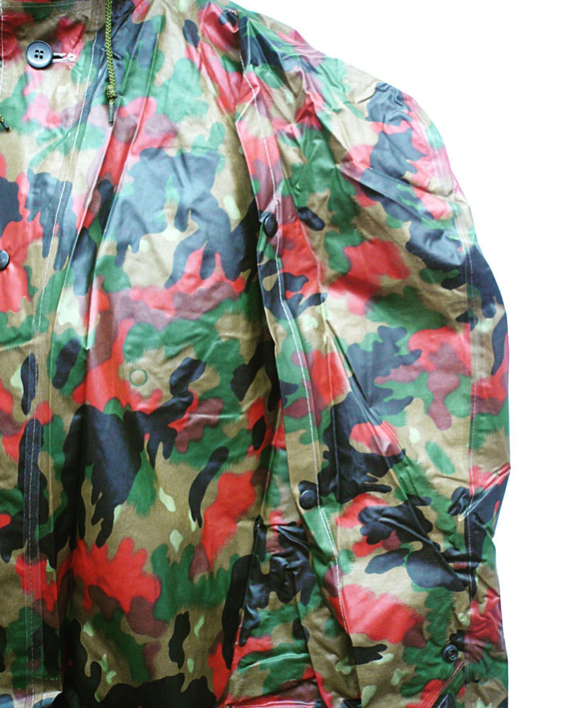 Poncho de camuflaj impermeabil elvețian – stil militar